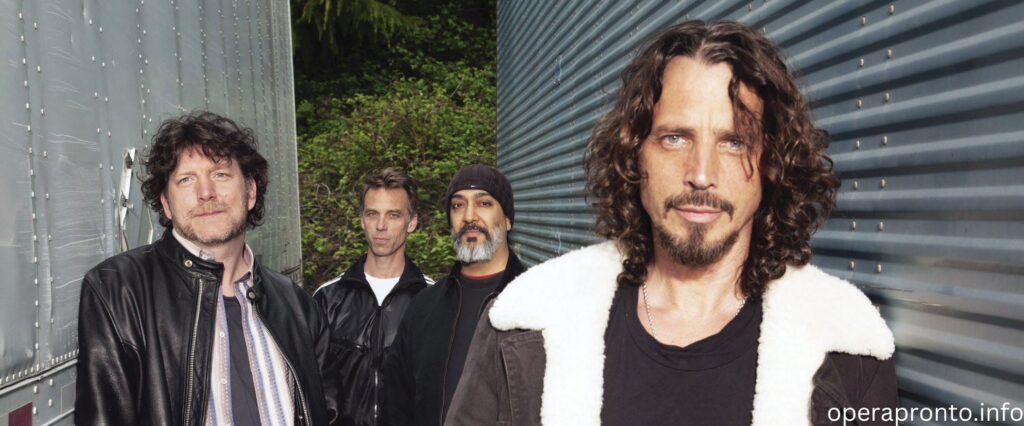 Soundgarden พวกเขานั้นเป็นวงร็อกอเมริกันที่ก่อตั้งขึ้นในเมืองเล็กๆแห่งหนึ่งเมื่อ 40 ปีที่แล้ว โดยมี คริส ไคเนอร์ ,คิม ทายิล (ทั้งสอง