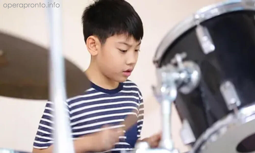 เด็ก ๆ สามารถปลดปล่อยอารมณ์ผ่านการตีกลองได้อย่างไร