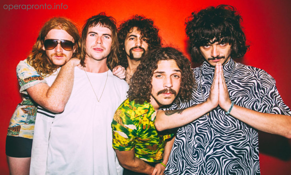 Sticky fingers บทเพลงกรั่นจากความจริง